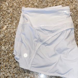 White Lululemon Speed up Short
